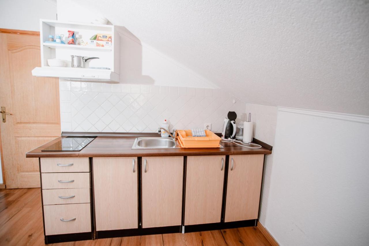 Apartmens Leona Apartment Karlobag Exterior photo