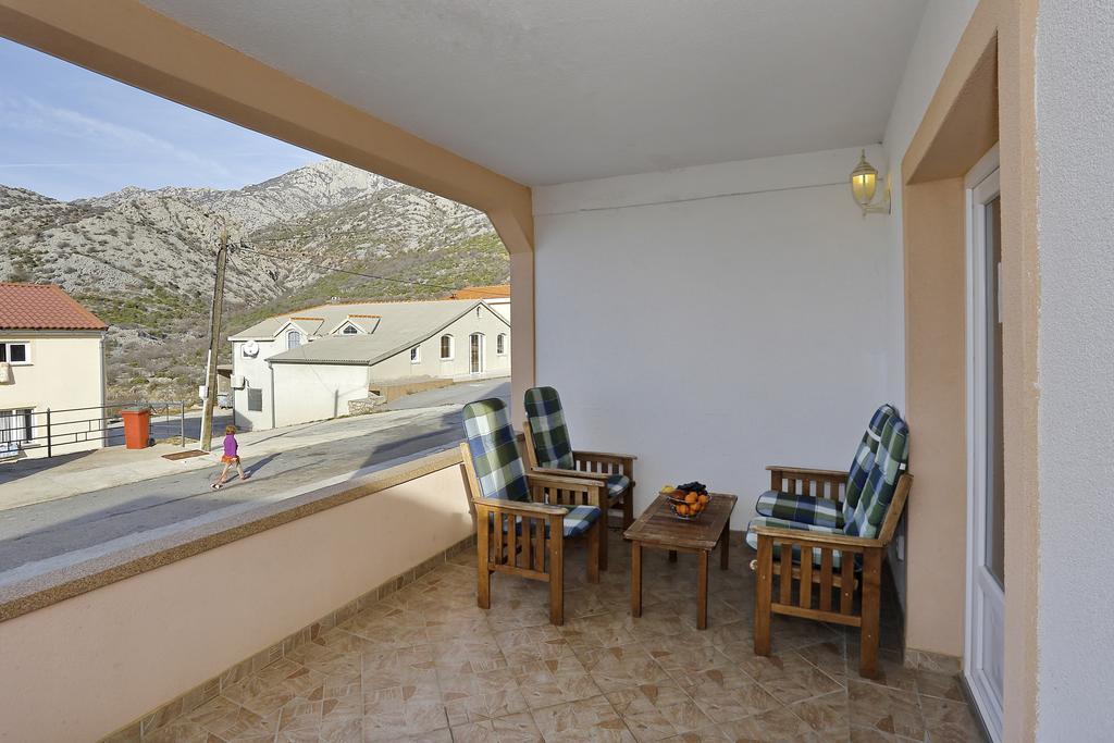 Apartmens Leona Apartment Karlobag Exterior photo